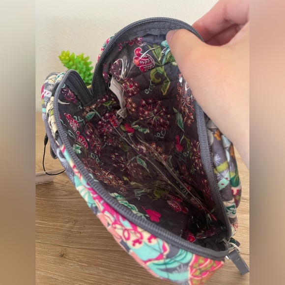 NWT Vera Bradley Disney Mickey Cosmetic Bag - Picture 6 of 9